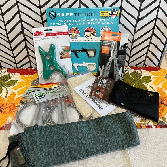 NWT Ultimate Outdoor Enthusiast Gadget Bundle - Picture 2 of 15